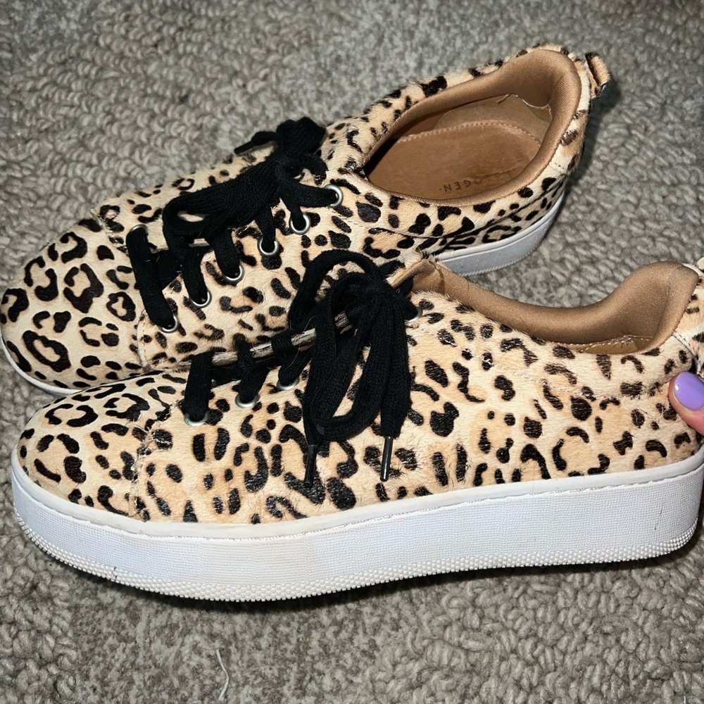 womens nike cheetah sneakers